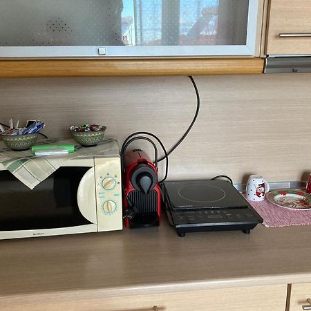 וריה Small Apartment, Great View! מראה חיצוני תמונה