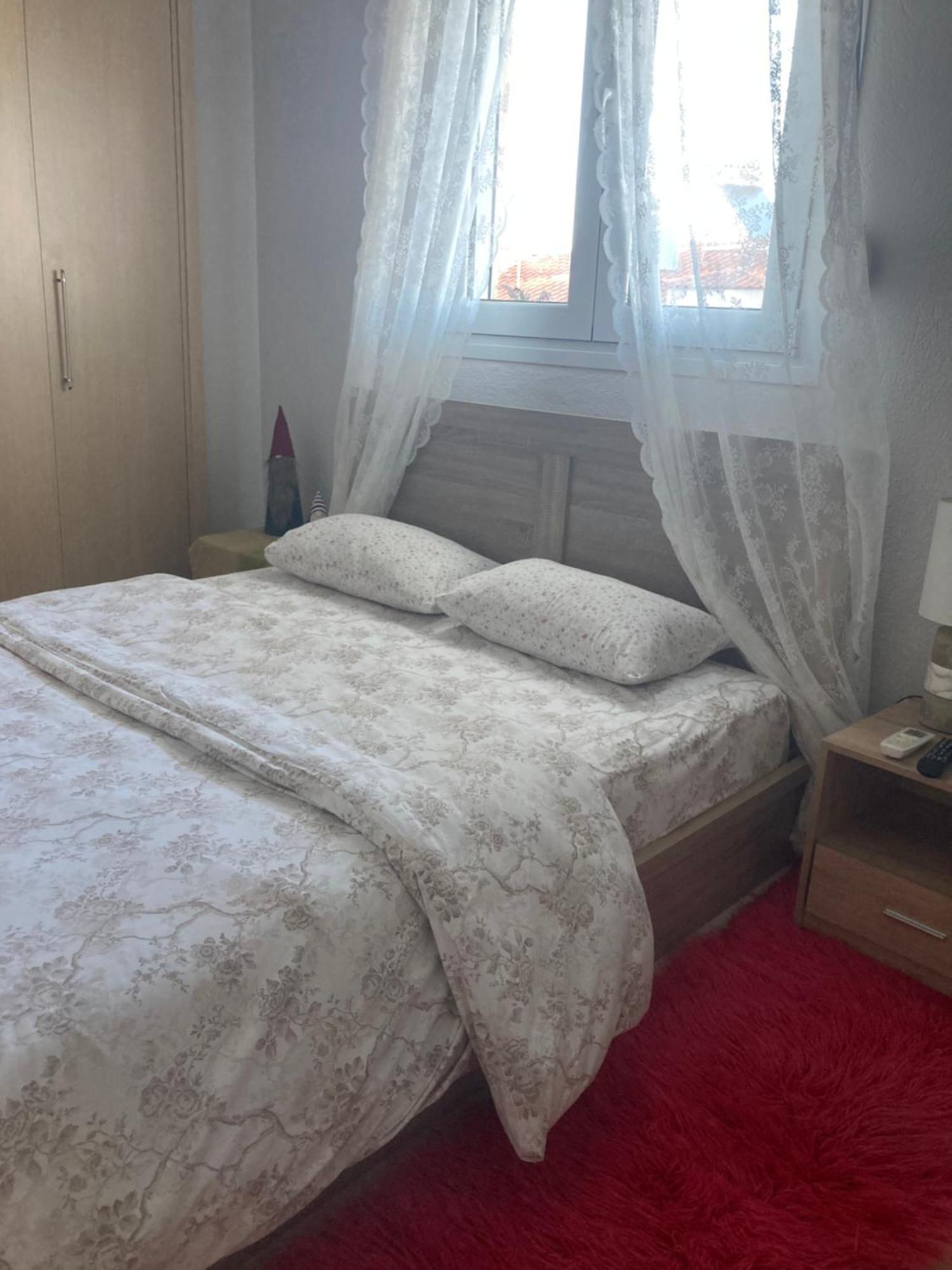 וריה Small Apartment, Great View! מראה חיצוני תמונה