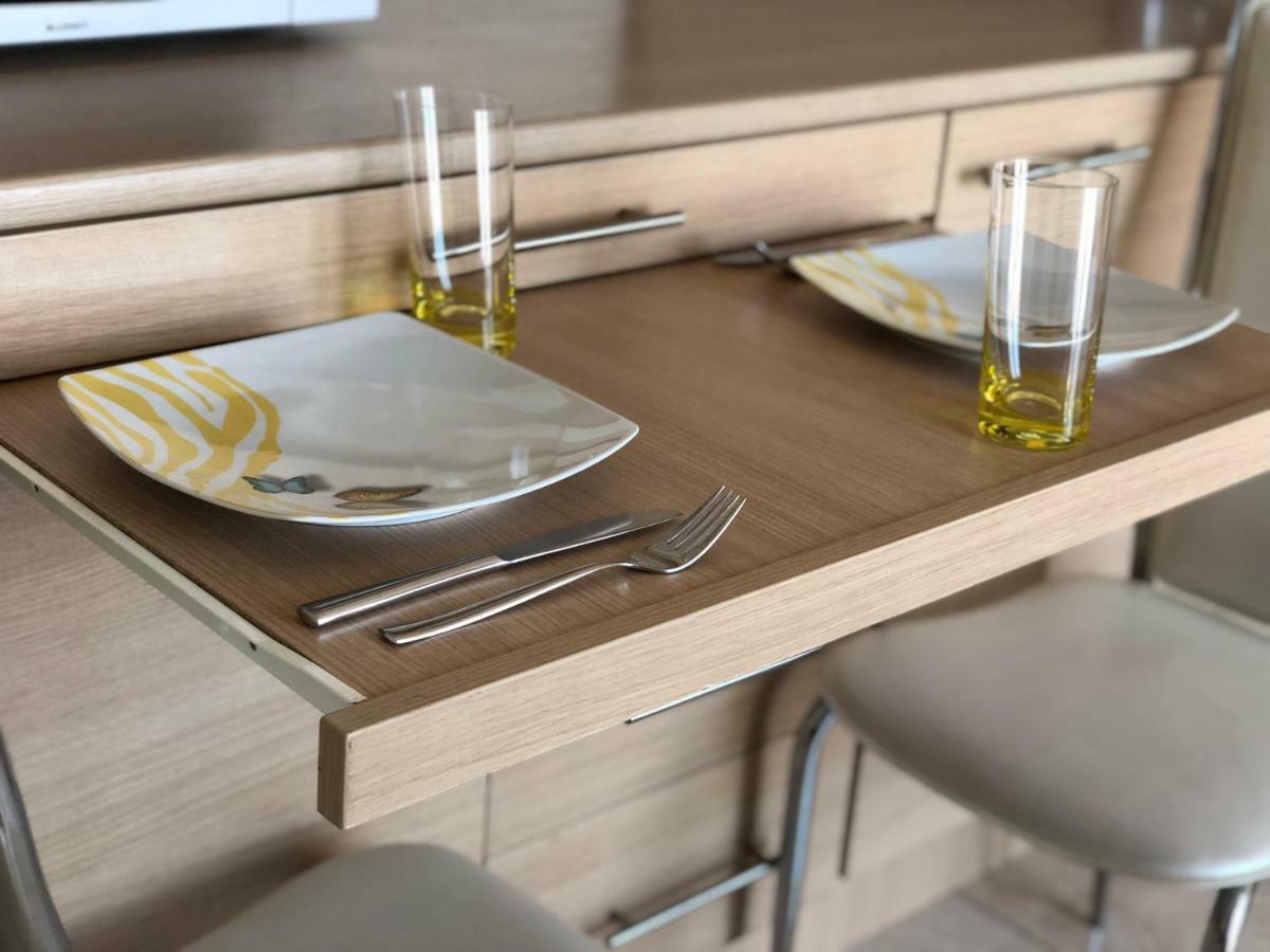וריה Small Apartment, Great View! מראה חיצוני תמונה