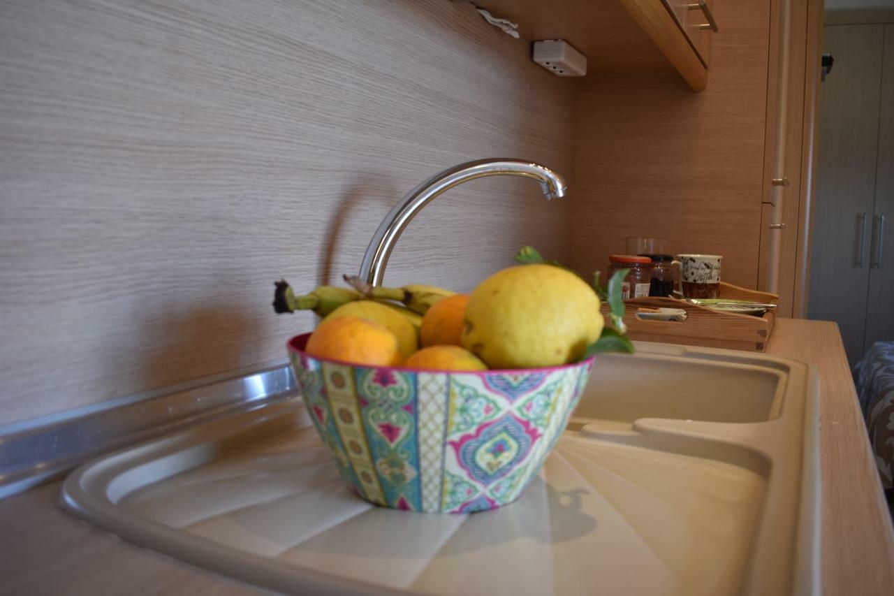 וריה Small Apartment, Great View! מראה חיצוני תמונה