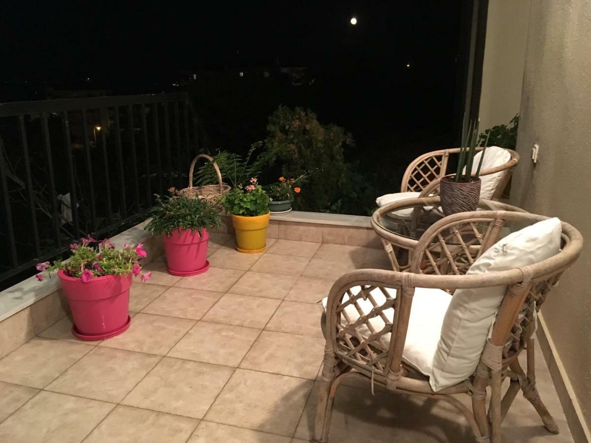 וריה Small Apartment, Great View! מראה חיצוני תמונה